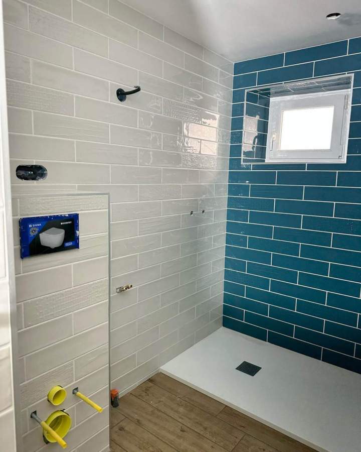 Pose de carrelage de douche Pont-du-Château