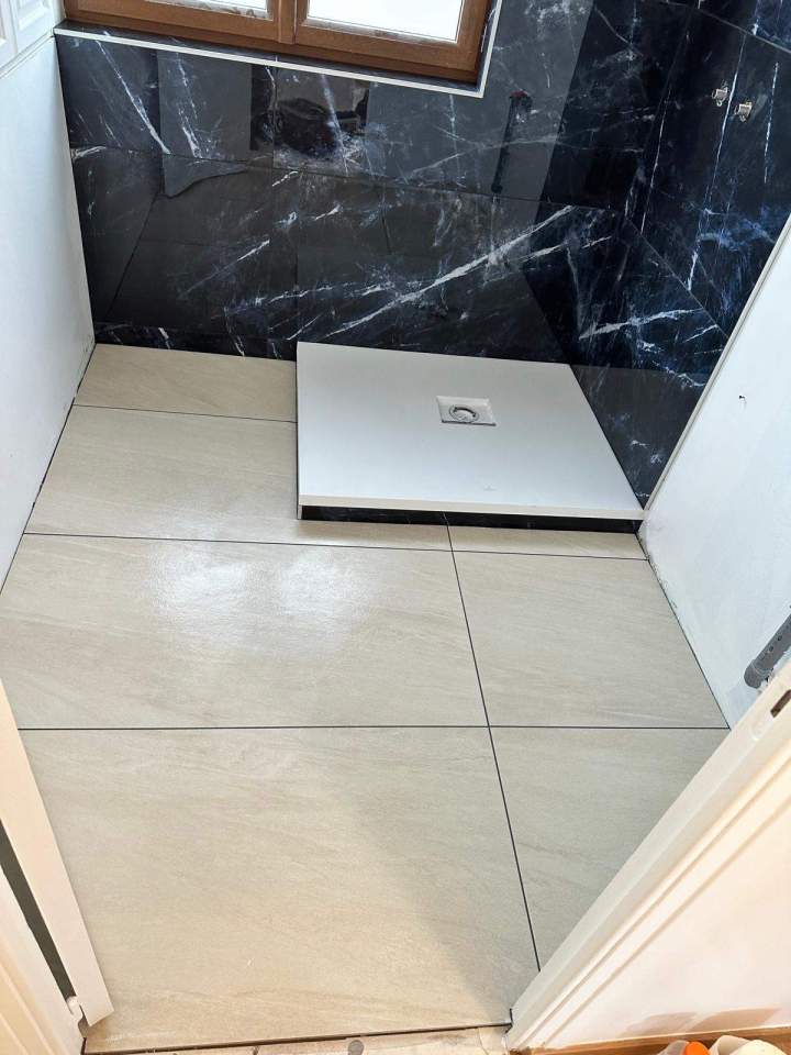 Pose de carrelage sur une terrasse Pont-du-Château