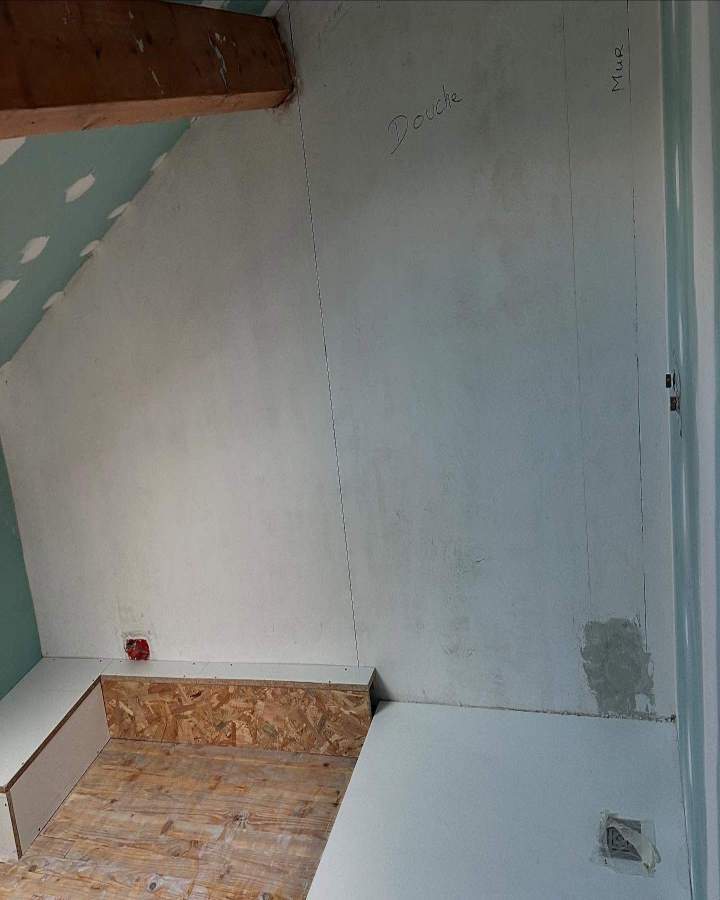 Aménagement d'un espace douche Pont-du-Château